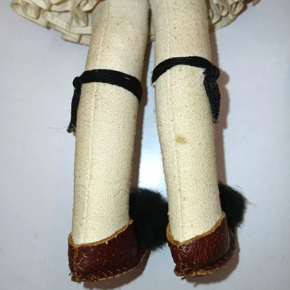 Lot Of 2 Vintage Greek Cloth Costume Dolls 7 & 9 inches tall